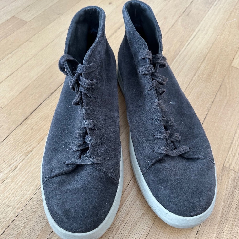 Vince Suede Suede Chukka Style Hi Top Sneaker